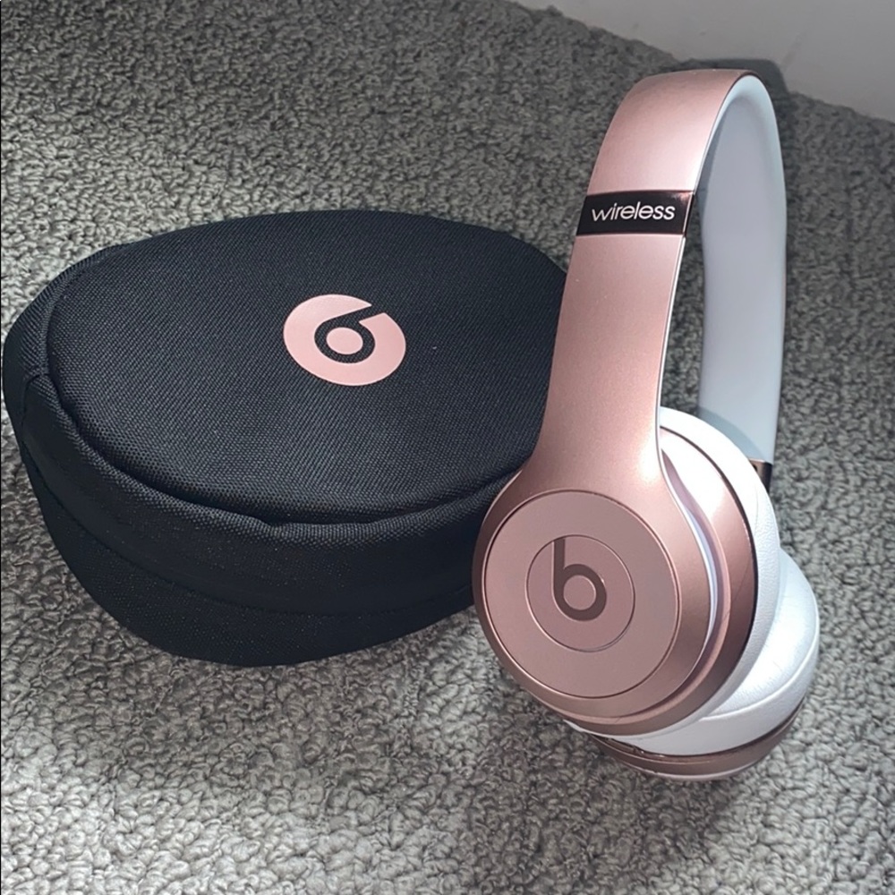 Beats Solo 3 Headphones 🎧